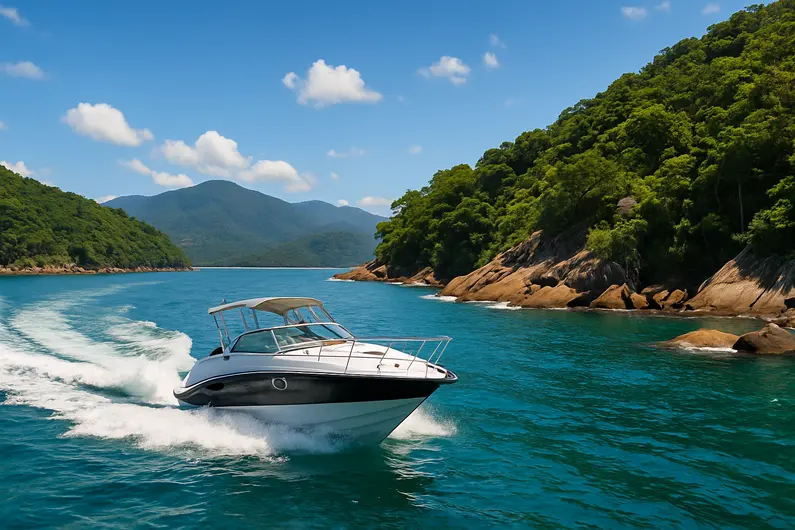 PASSEIO DE LANCHA UBATUBA